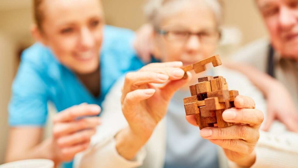 como estimular a una perosna con alzheimer
